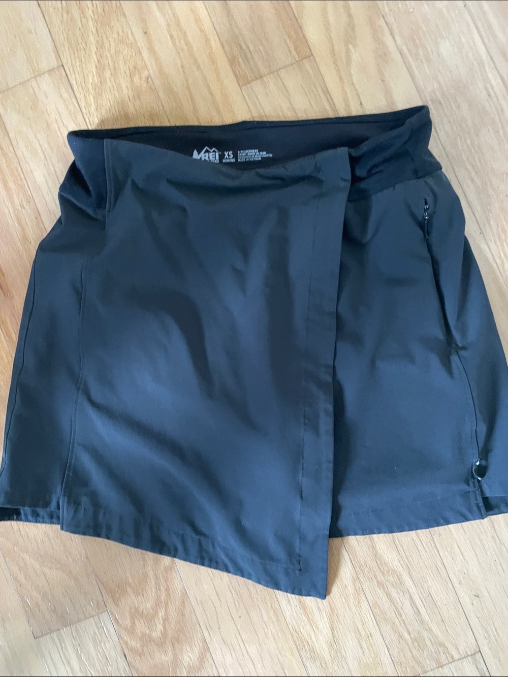 REI Women's Black Wrap-Front Active Skort extra small